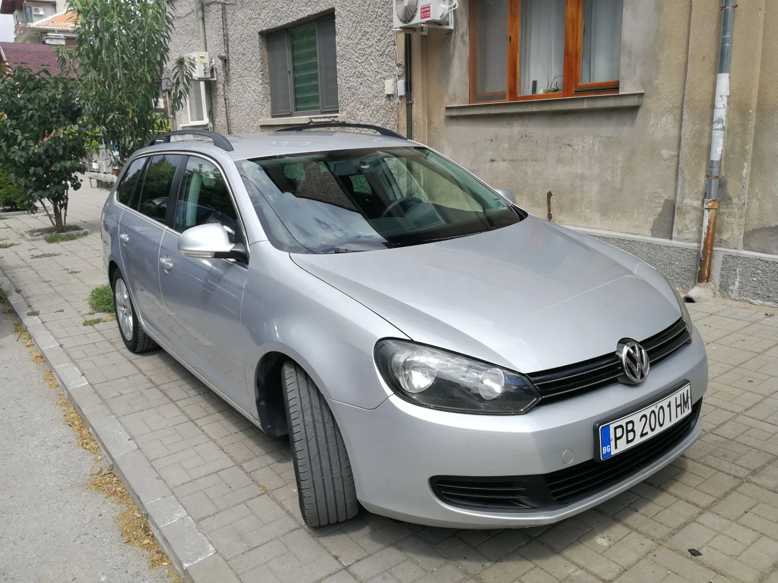 VW Golf Variant VI - 1.6tdi, снимка 2 - Автомобили и джипове - 53609699