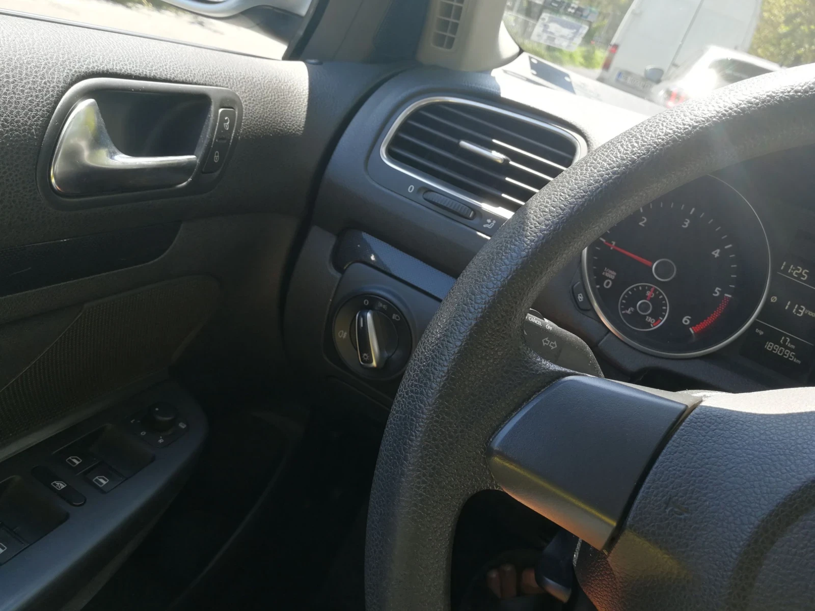 VW Golf Variant VI - 1.6tdi, снимка 10 - Автомобили и джипове - 53609699