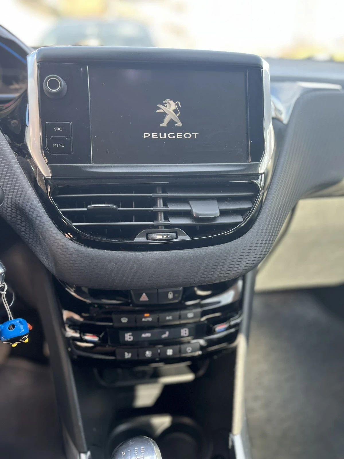 Peugeot 2008, снимка 13 - Автомобили и джипове - 53784061