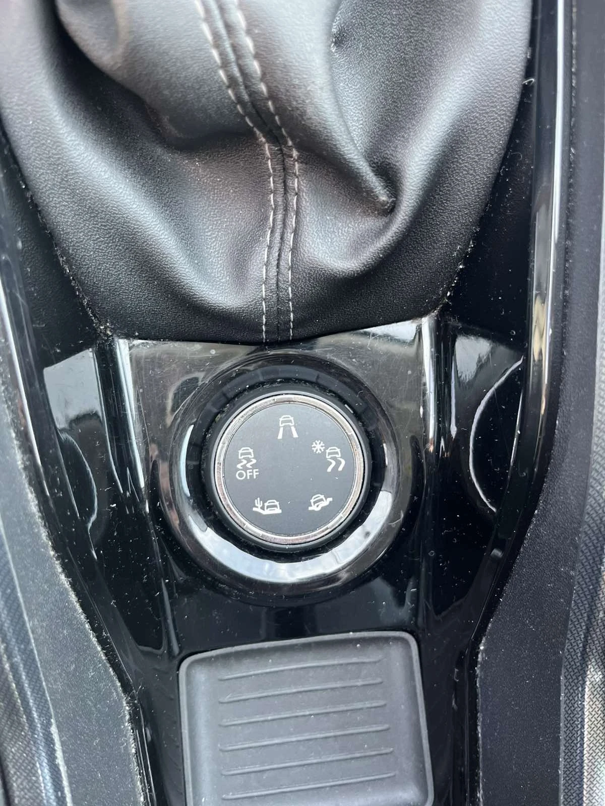 Peugeot 2008, снимка 9 - Автомобили и джипове - 53784061