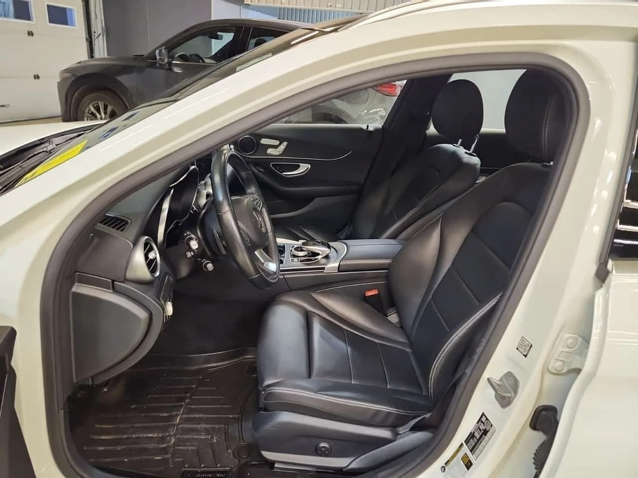 Mercedes-Benz C 300 * CARFAX * ПАНОРАМА* 2 КЛЮЧА* , снимка 7 - Автомобили и джипове - 53870276