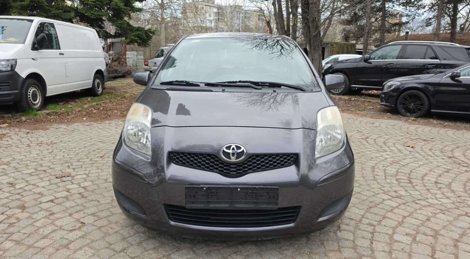 Toyota Yaris 1.3i 100k.c. 6 скорости, снимка 3 - Автомобили и джипове - 53998258