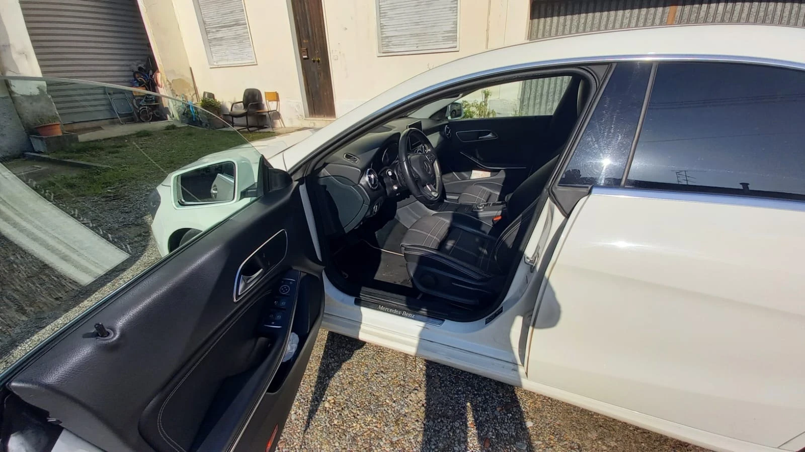 Mercedes-Benz CLA 200 D SW Automatic Premium Dark Night, снимка 10 - Автомобили и джипове - 54212729