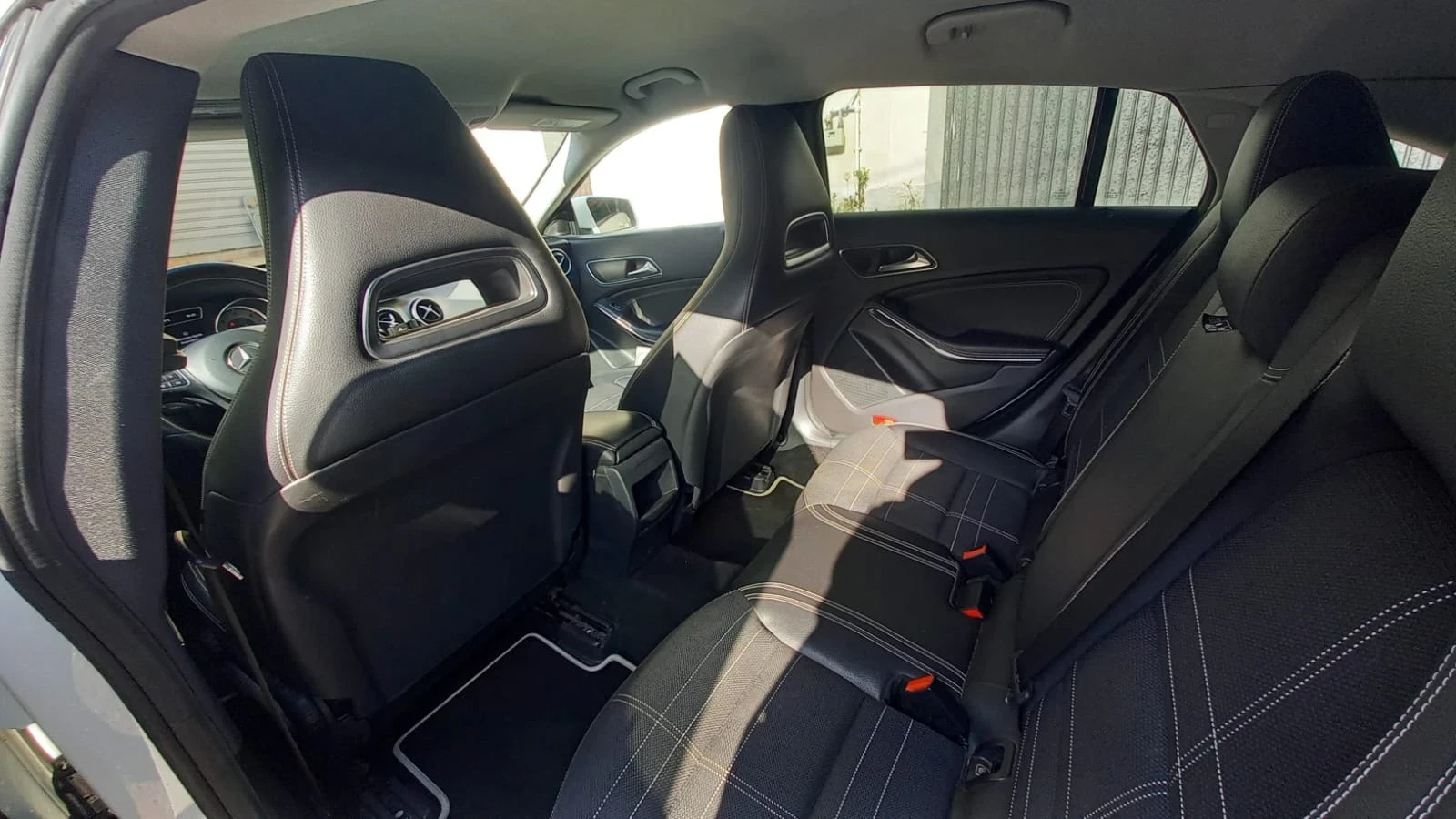 Mercedes-Benz CLA 200 D SW Automatic Premium Dark Night, снимка 13 - Автомобили и джипове - 54212729