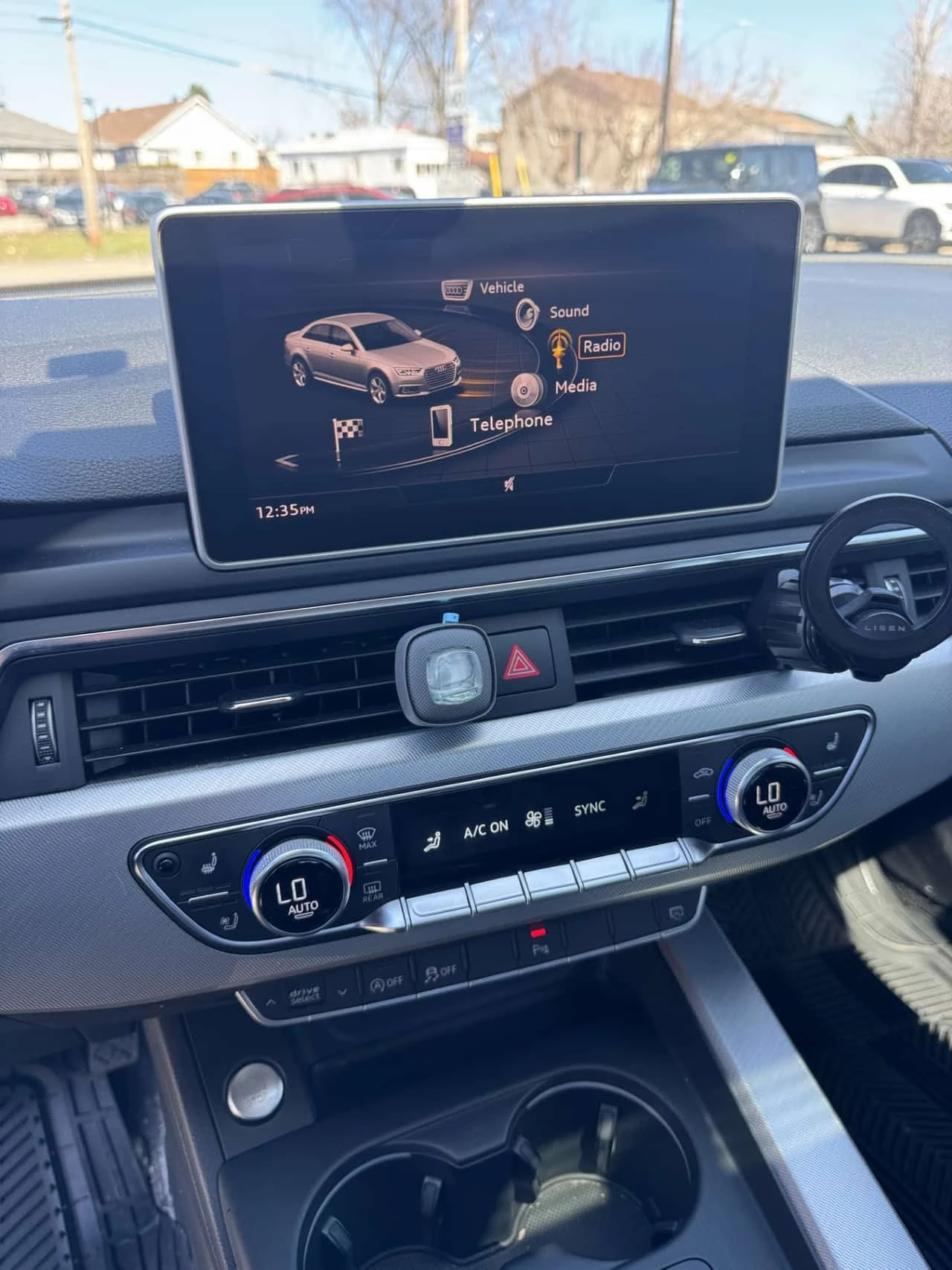 Audi A4 Progressiv/CARFAX/Памет/Подгрев/Обдух/Шибедах, снимка 10 - Автомобили и джипове - 54240415