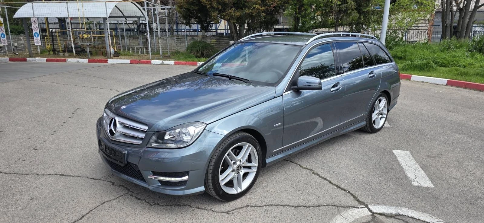 Mercedes-Benz C 200 УНИКАТ-100 ХИЛ.КМ.AMG-Avantgarde