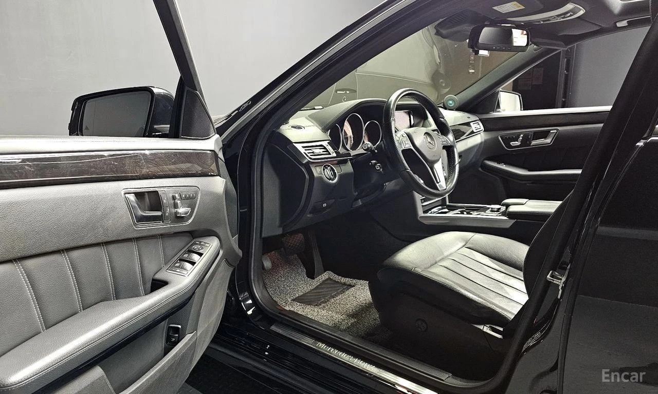 Mercedes-Benz E 400 FACELIFT* AMG* 63* PACK* 4MATIC* ОБДУХВАНЕ* МАСАЖ*, снимка 6 - Автомобили и джипове - 54370836