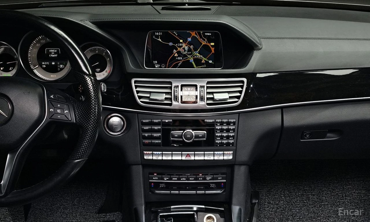 Mercedes-Benz E 400 FACELIFT* AMG* 63* PACK* 4MATIC* ОБДУХВАНЕ* МАСАЖ*, снимка 9 - Автомобили и джипове - 54370836