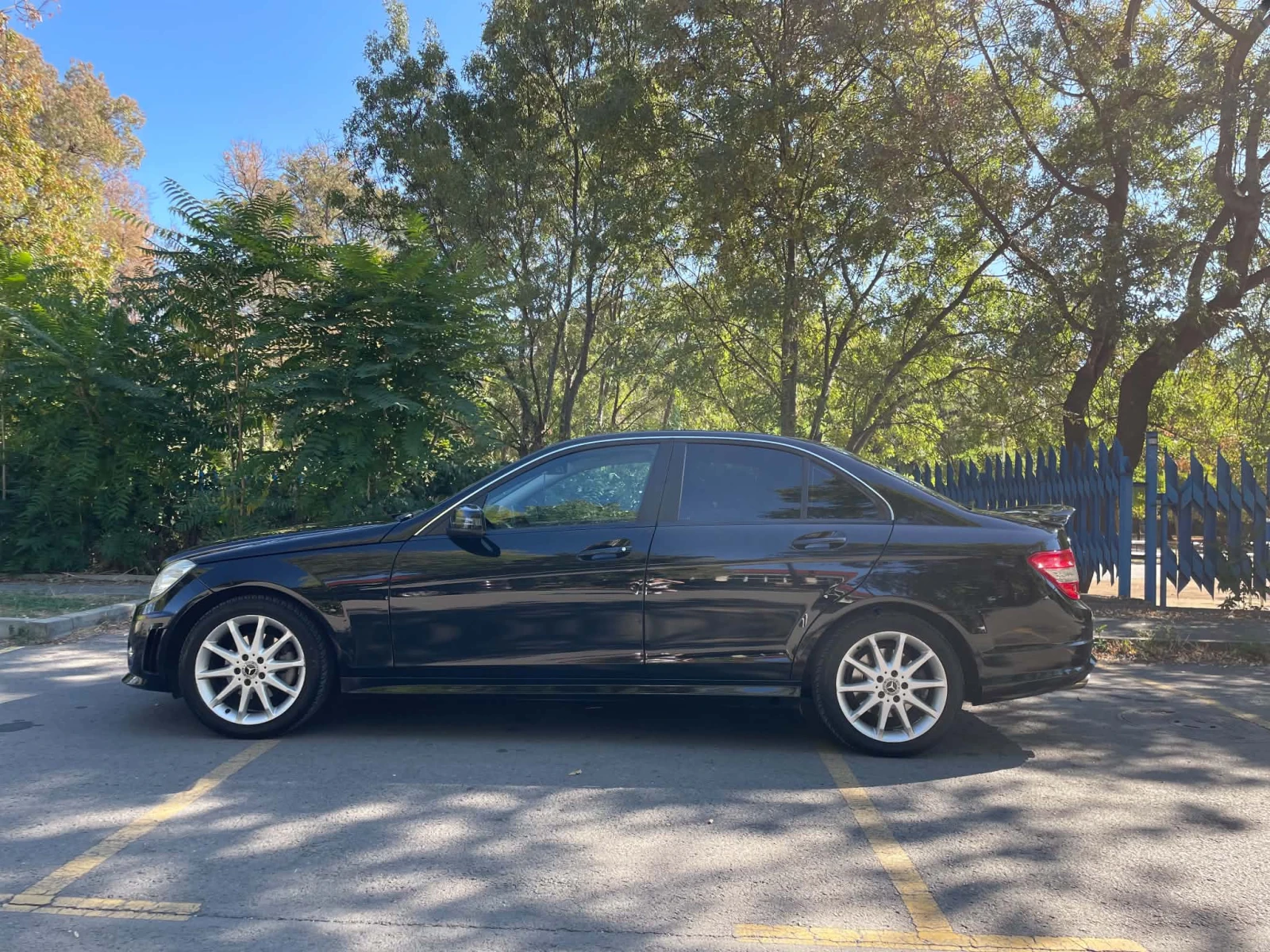 Mercedes-Benz C 220, снимка 11 - Автомобили и джипове - 55003877