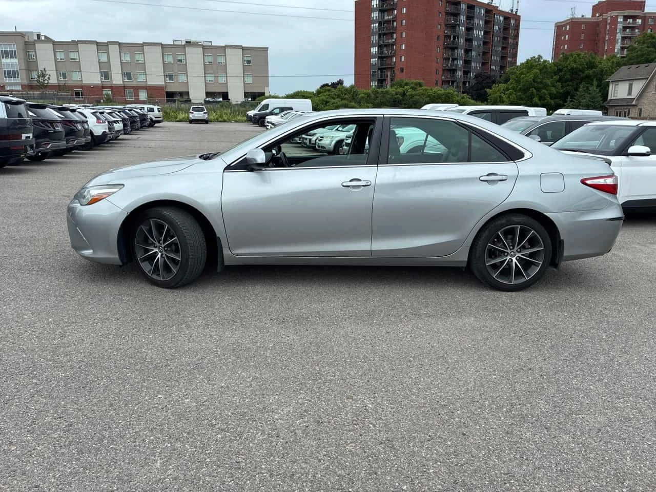 Toyota Camry * 4dr Sdn I4 Auto XSE* АВТОКРЕДИТ БЕЗ ПЪРВОНАЧАЛНА, снимка 2 - Автомобили и джипове - 55311556