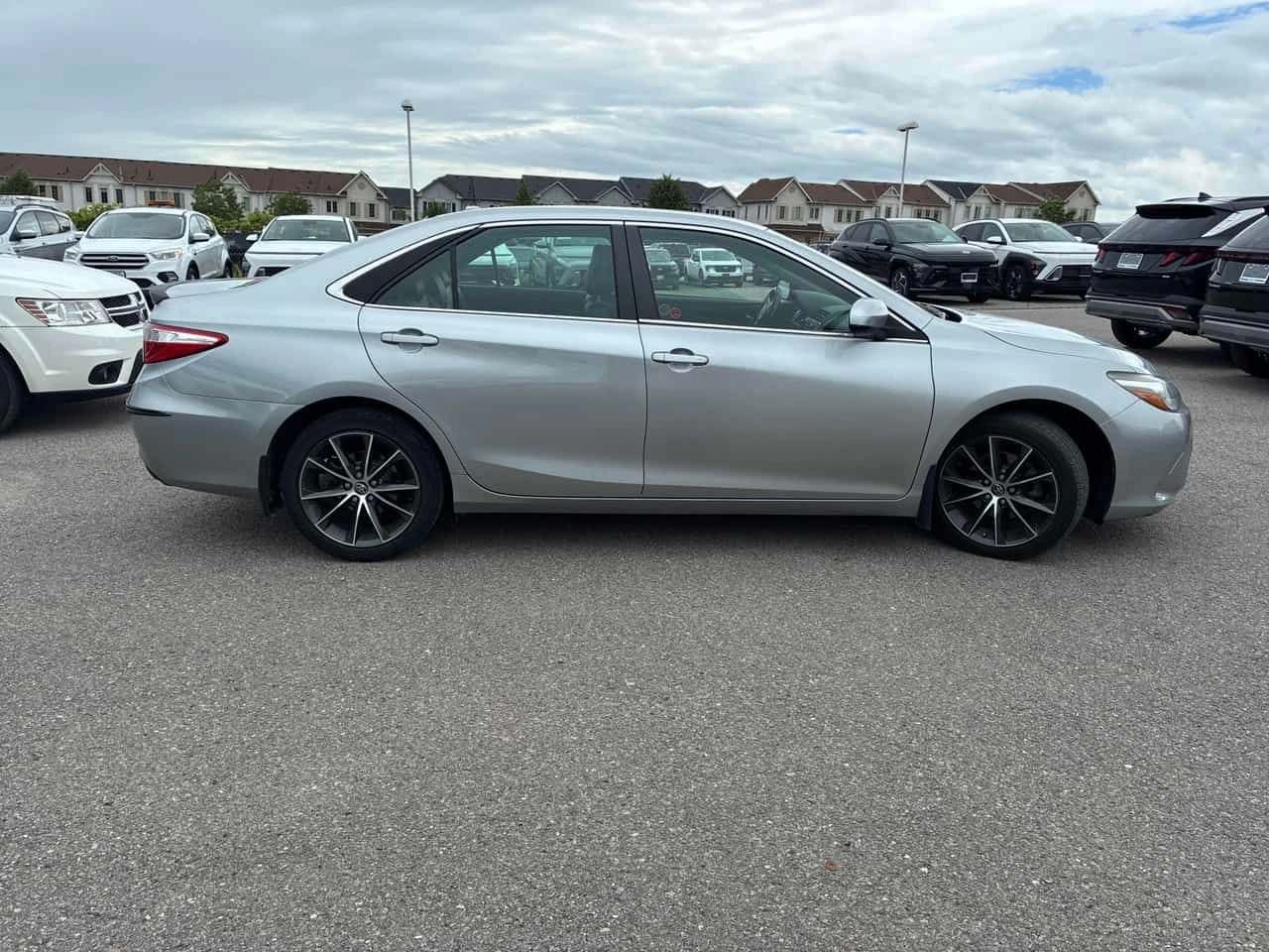 Toyota Camry * 4dr Sdn I4 Auto XSE* АВТОКРЕДИТ БЕЗ ПЪРВОНАЧАЛНА, снимка 3 - Автомобили и джипове - 55311556