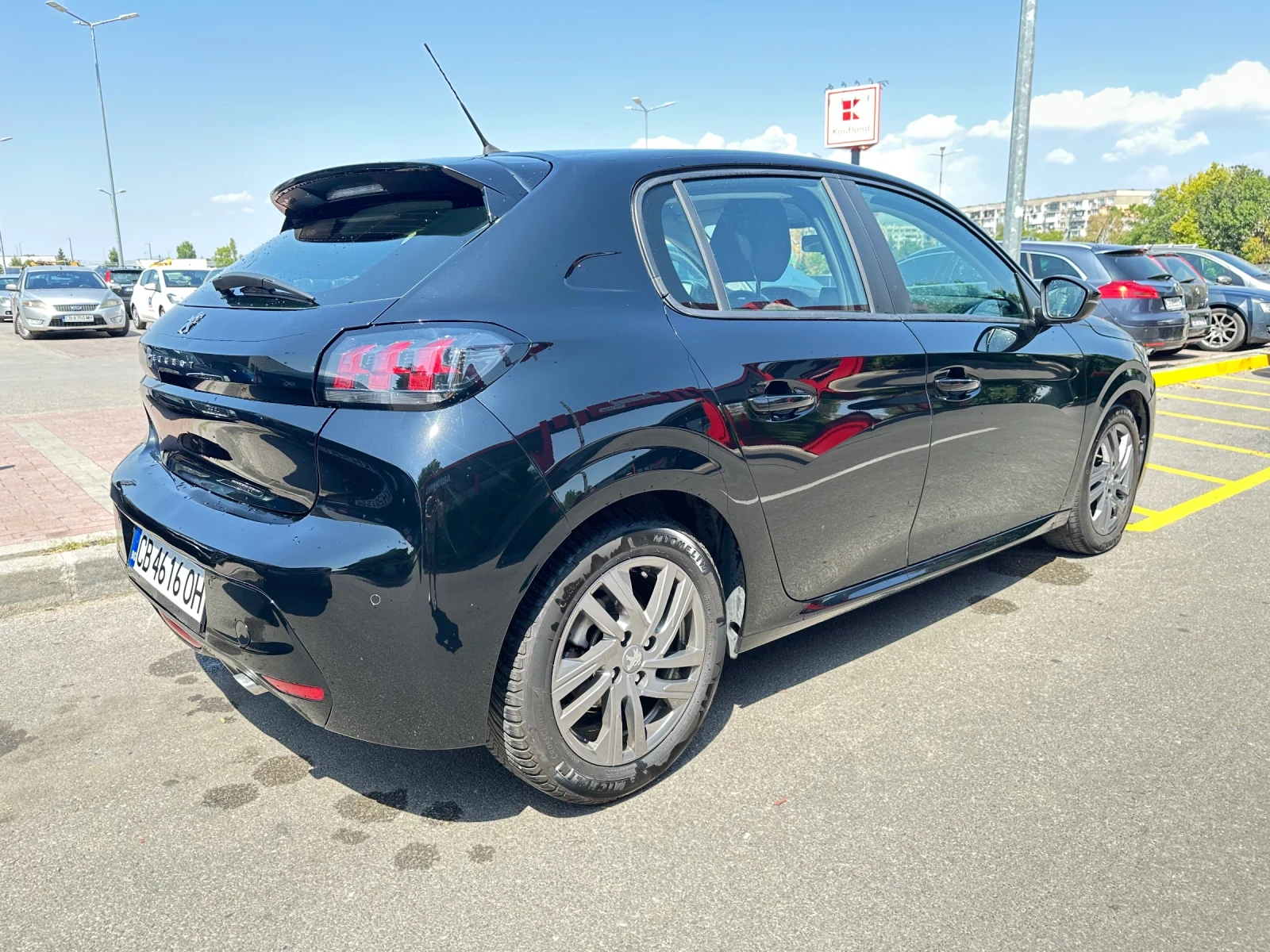 Peugeot 208 1.2 turbo 101hp, снимка 5 - Автомобили и джипове - 56020660