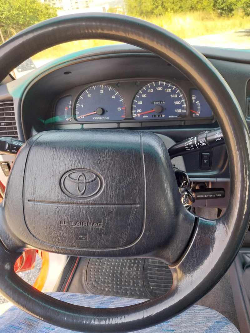 Toyota Hilux 2.5 TDI, снимка 6 - Автомобили и джипове - 46641387