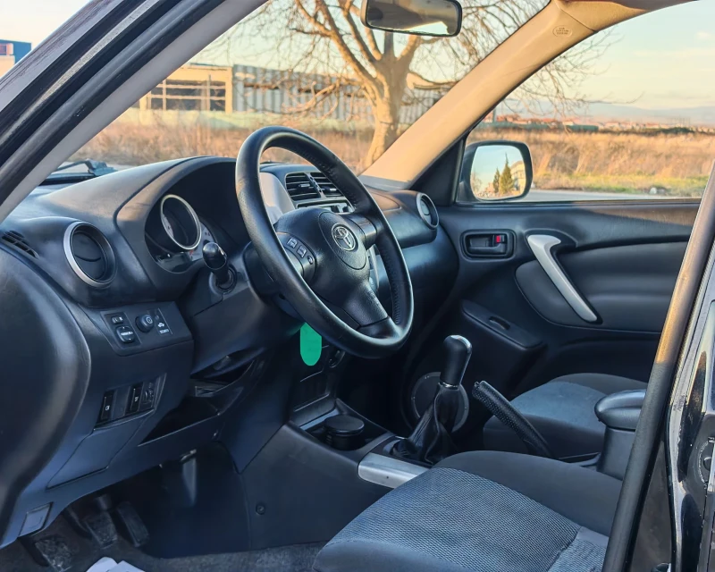 Toyota Rav4 2.0 116 К.С. ДИЗЕЛ! 4Х4! , снимка 8 - Автомобили и джипове - 53135723