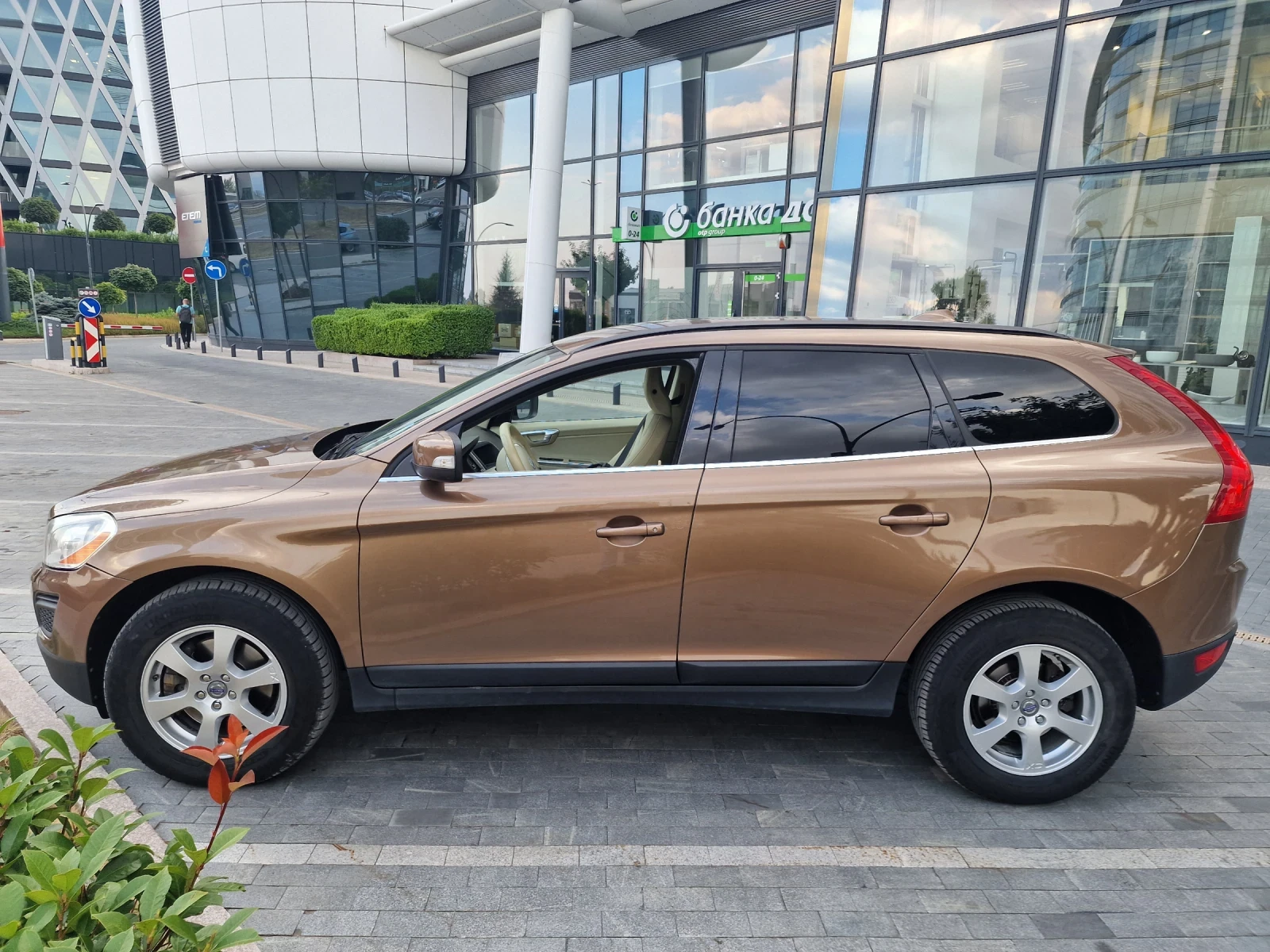 Volvo XC60 2.4 D3 163к.с - изображение 3