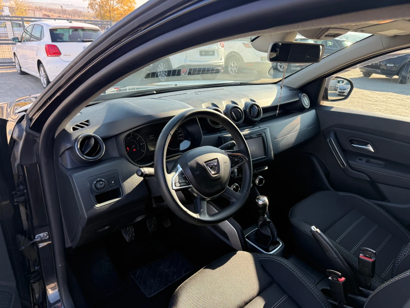 Dacia Duster 1.6. 94000км - изображение 9