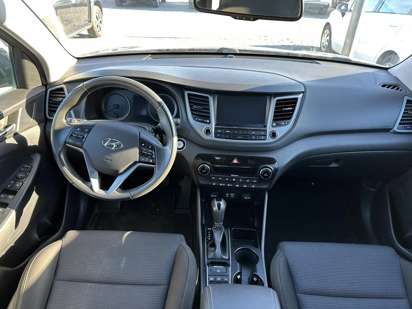 Hyundai Tucson, снимка 7 - Автомобили и джипове - 53709749