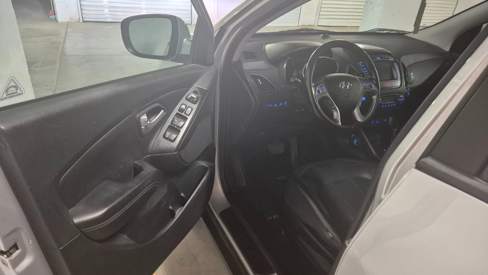 Hyundai IX35 2.0 CRDI (FL), снимка 10 - Автомобили и джипове - 55015434