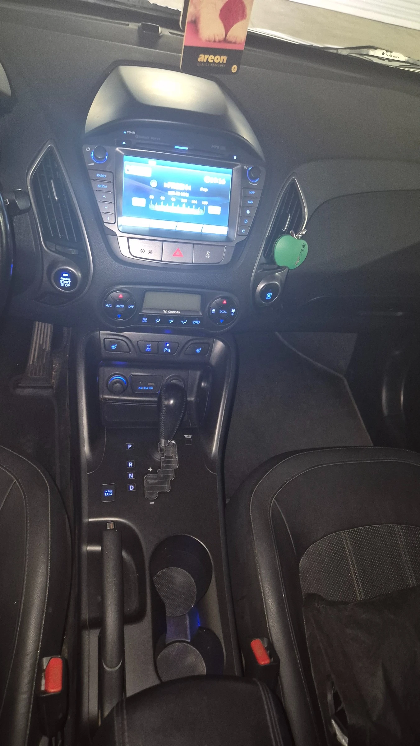 Hyundai IX35 2.0 CRDI (FL), снимка 9 - Автомобили и джипове - 55015434