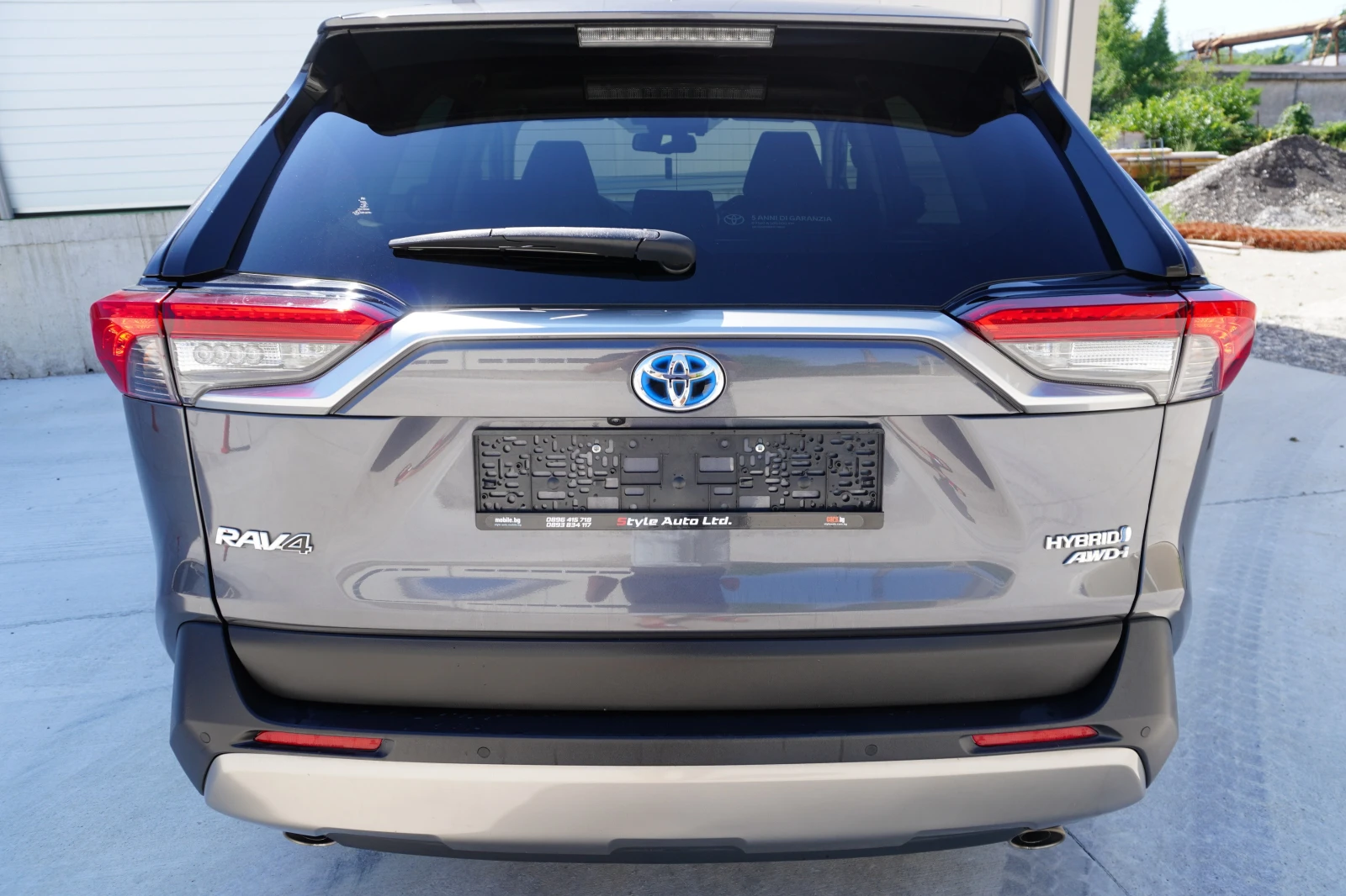 Toyota Rav4 2.5 Hybrid AWD-i FACELIFT, КАТО НОВА!!, снимка 4 - Автомобили и джипове - 55330826