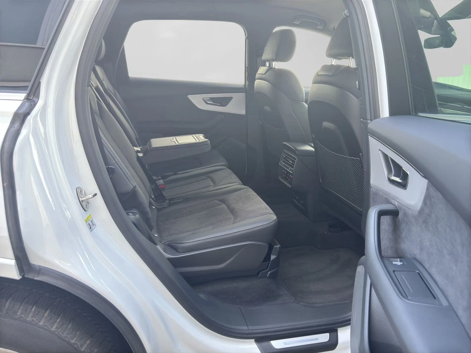 Audi Q7 45 TDI / S-LINE / QUATTRO / MATRIX / 360 / HUD /, снимка 11 - Автомобили и джипове - 56136279