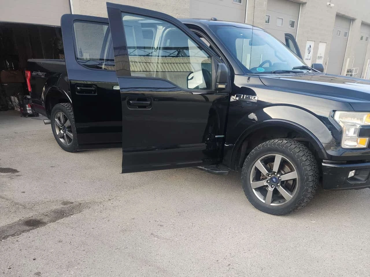 Ford F150 * 4WD SuperCrew * CARFAX * ОПЦИЯ ЗА ФИНАНСИРАНЕ * , снимка 2 - Автомобили и джипове - 56220118