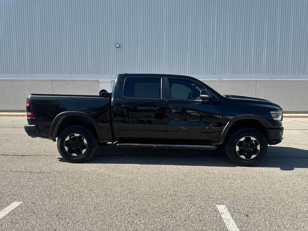 Dodge RAM 1500 * Rebel * АВТОКРЕДИТ БЕЗ ПЪРВОНАЧАЛНА ВНОСКА* , снимка 3 - Автомобили и джипове - 56220703