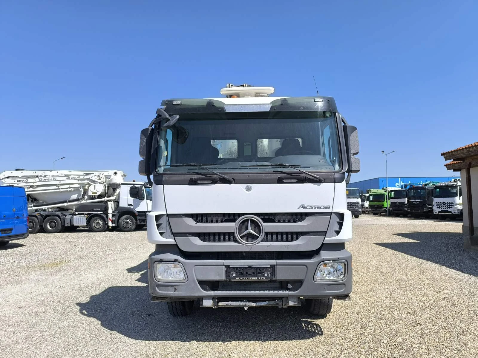 Бетон помпа Mercedes-Benz ACTROS 3241 SCHWING FBP24 - изображение 2