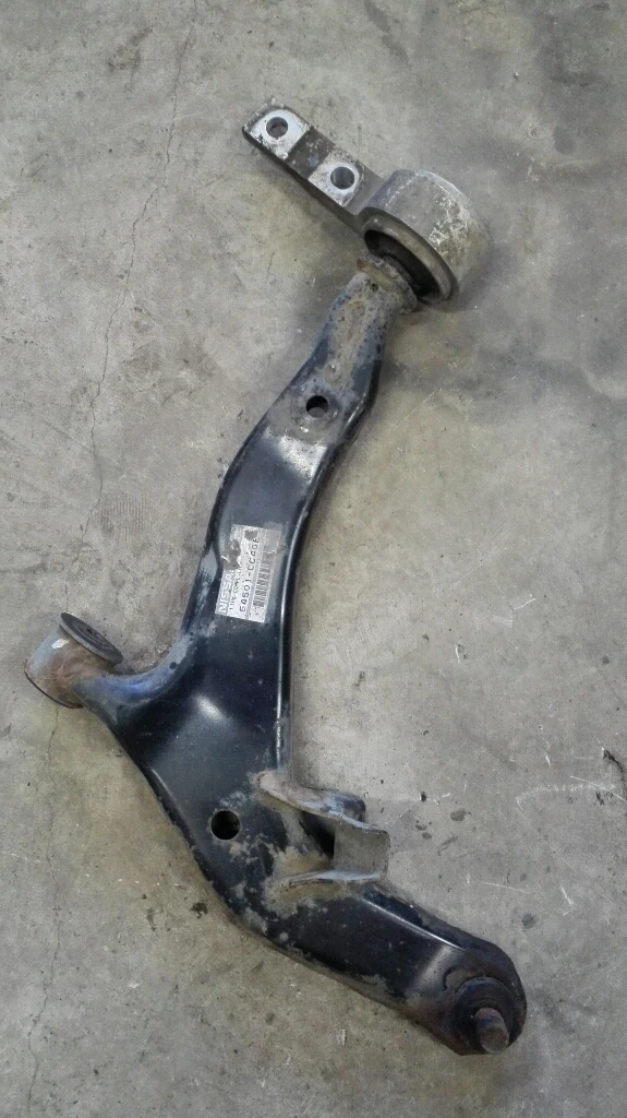 Носач преден ляв Нисан Мурано 3.5Б (5)