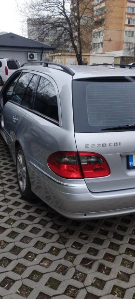 Mercedes-Benz E 220 EVO, снимка 2