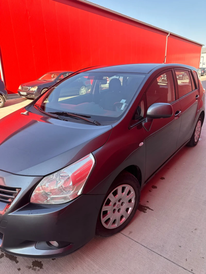 Toyota Verso, снимка 6 - Автомобили и джипове - 47685537