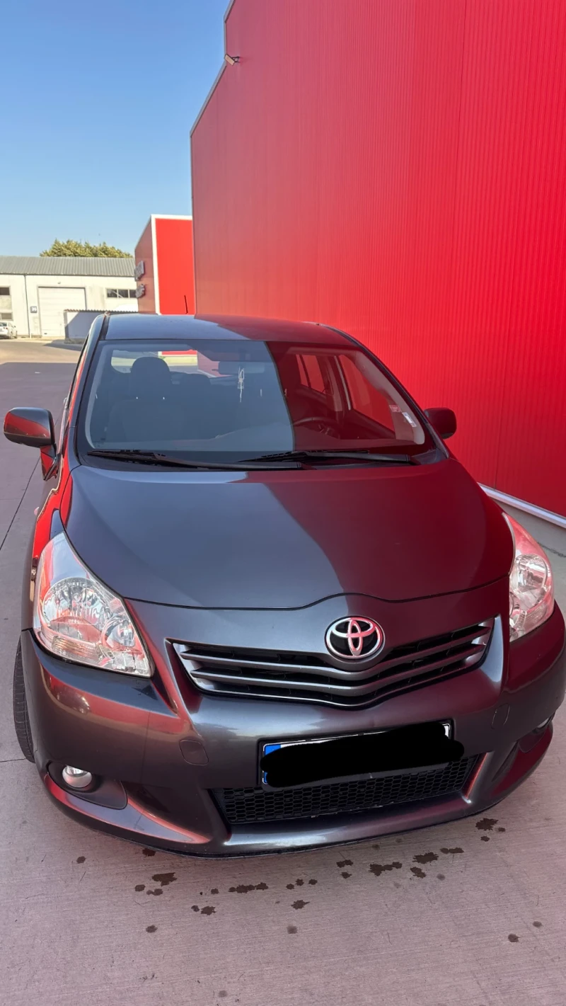 Toyota Verso, снимка 9 - Автомобили и джипове - 47685537