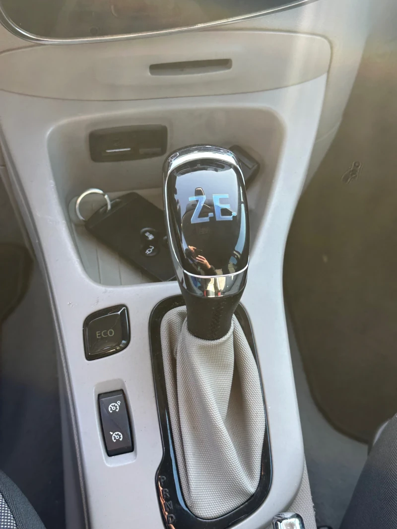 Renault Zoe 22kW, снимка 8 - Автомобили и джипове - 48497385