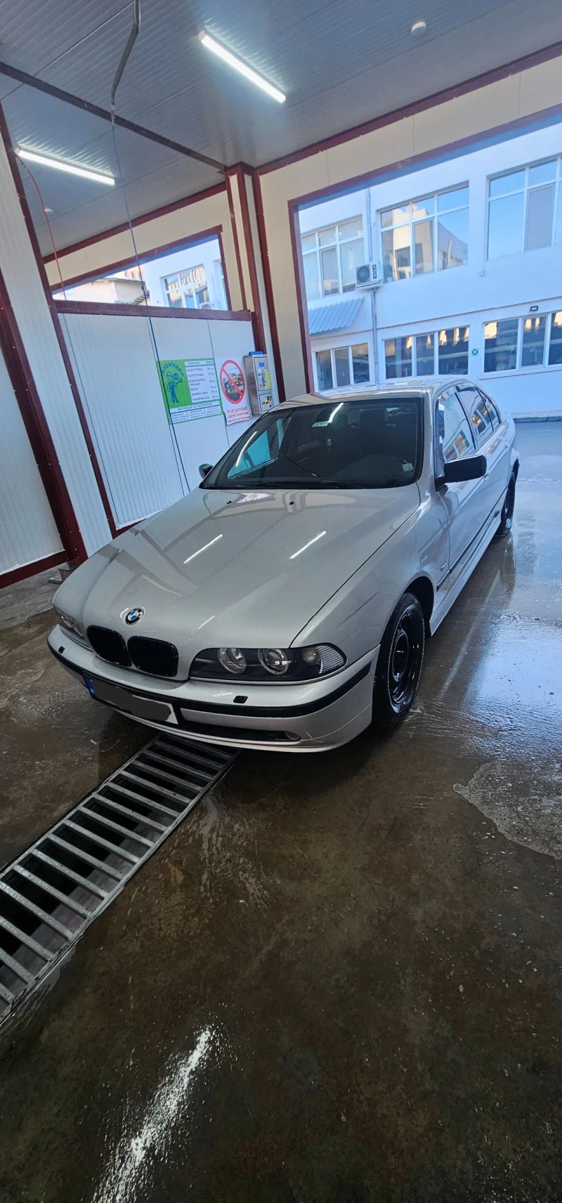 BMW 520 I, снимка 5 - Автомобили и джипове - 48505603