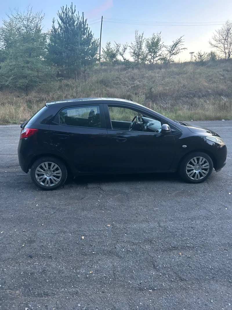 Mazda 2, снимка 6 - Автомобили и джипове - 48621794