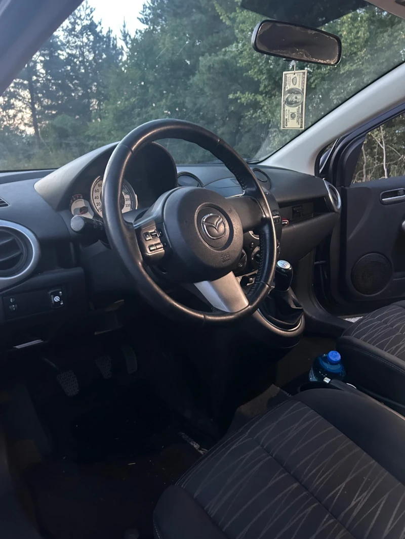 Mazda 2, снимка 8 - Автомобили и джипове - 48621794