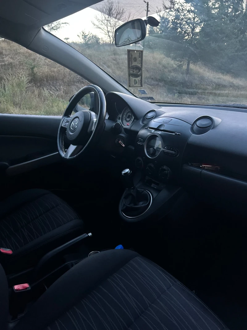 Mazda 2, снимка 7 - Автомобили и джипове - 48621794