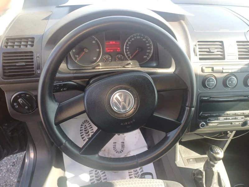 VW Touran 7 места, снимка 8 - Автомобили и джипове - 49386544