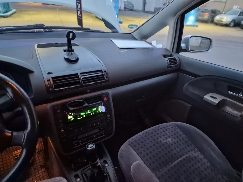 VW Sharan minivan, снимка 14 - Автомобили и джипове - 49519077