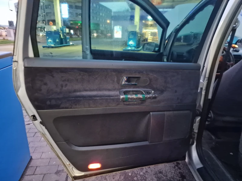 VW Sharan minivan, снимка 16 - Автомобили и джипове - 49519077