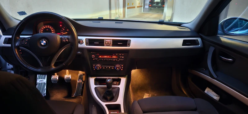 BMW 320 320i, снимка 8 - Автомобили и джипове - 52632840