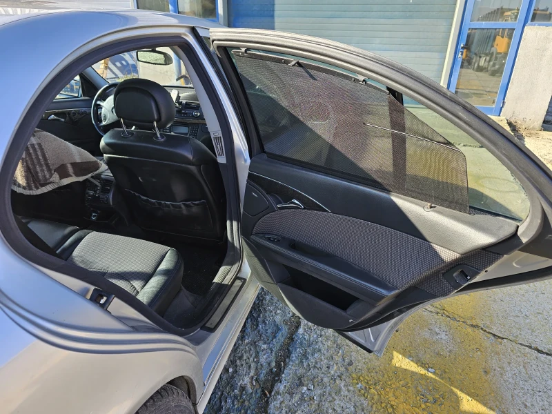 Mercedes-Benz E 220, снимка 4 - Автомобили и джипове - 52570909