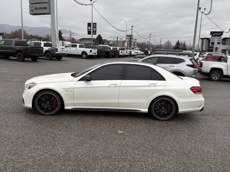 Mercedes-Benz E 63 AMG CARFAX* АВТОФИНАНСИРАНЕ БЕЗ ПЪРВОНАЧАЛНА ВНОСКА, снимка 2 - Автомобили и джипове - 52731462