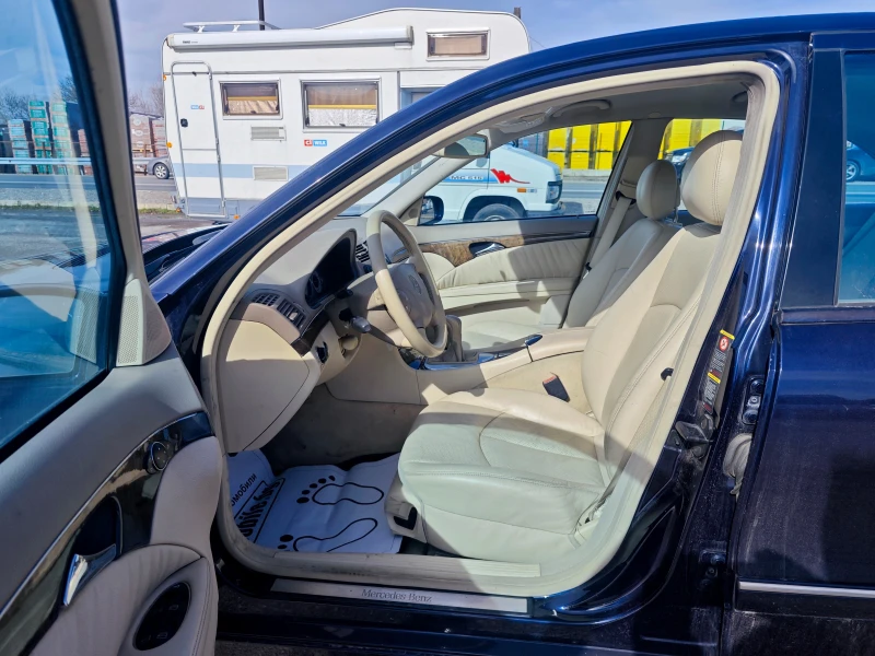 Mercedes-Benz E 270 2.7 CDi Avangarde, снимка 9 - Автомобили и джипове - 53541398