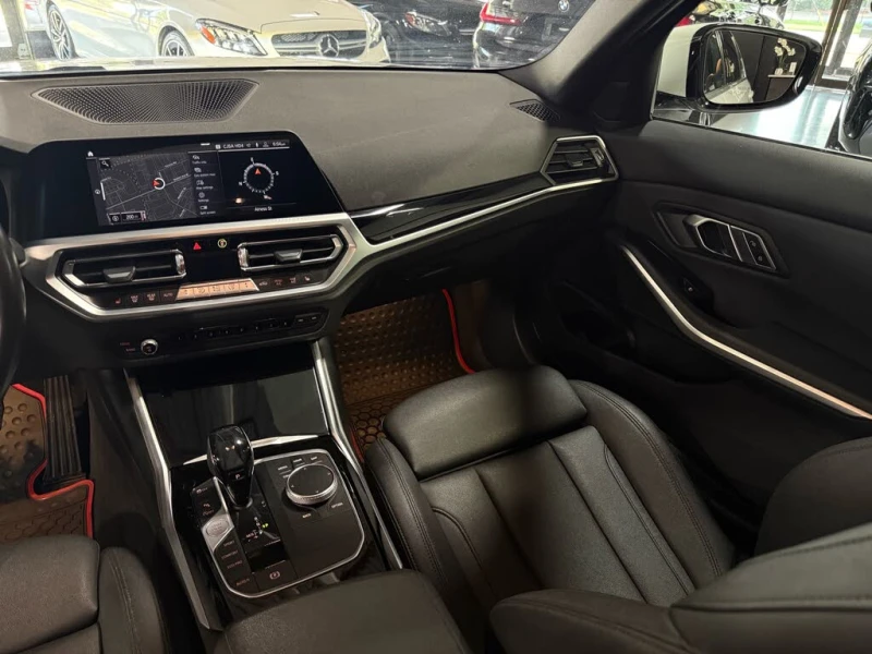 BMW 330 3 Series* 330i* xDrive* АвтоКредит* (ЦЕНА ДО БГ), снимка 8 - Автомобили и джипове - 53562616