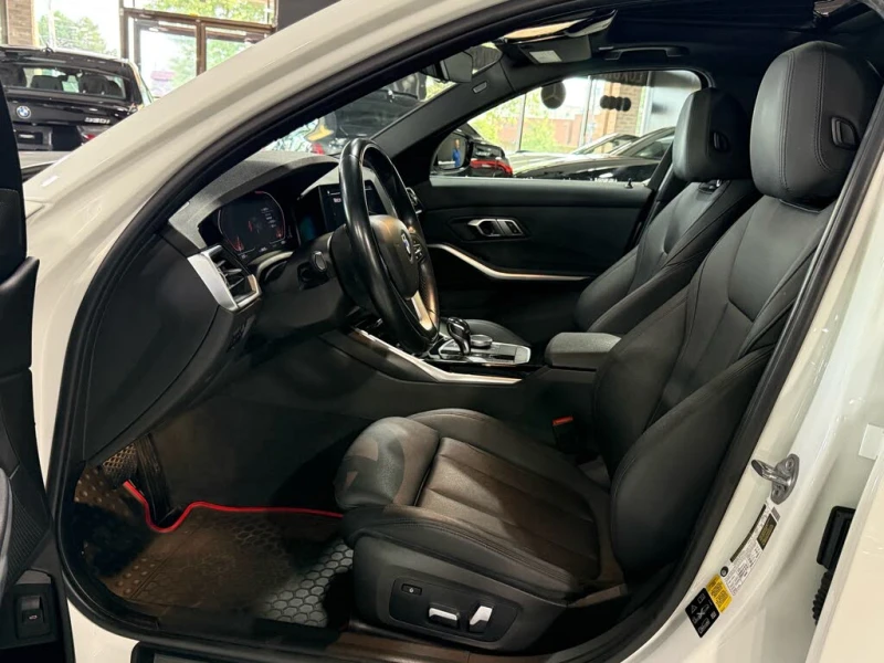 BMW 330 3 Series* 330i* xDrive* АвтоКредит* (ЦЕНА ДО БГ), снимка 15 - Автомобили и джипове - 53562616