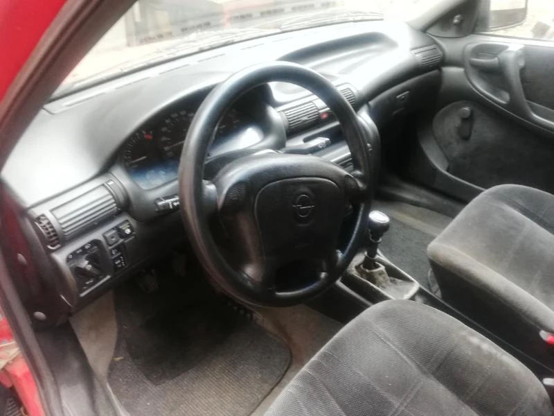 Opel Astra, снимка 4 - Автомобили и джипове - 45034081