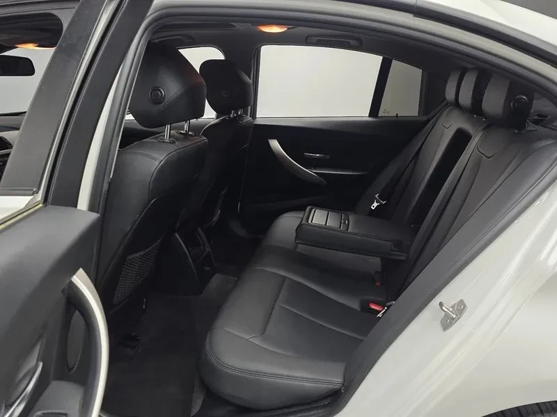 BMW 320 d, снимка 12 - Автомобили и джипове - 55143958
