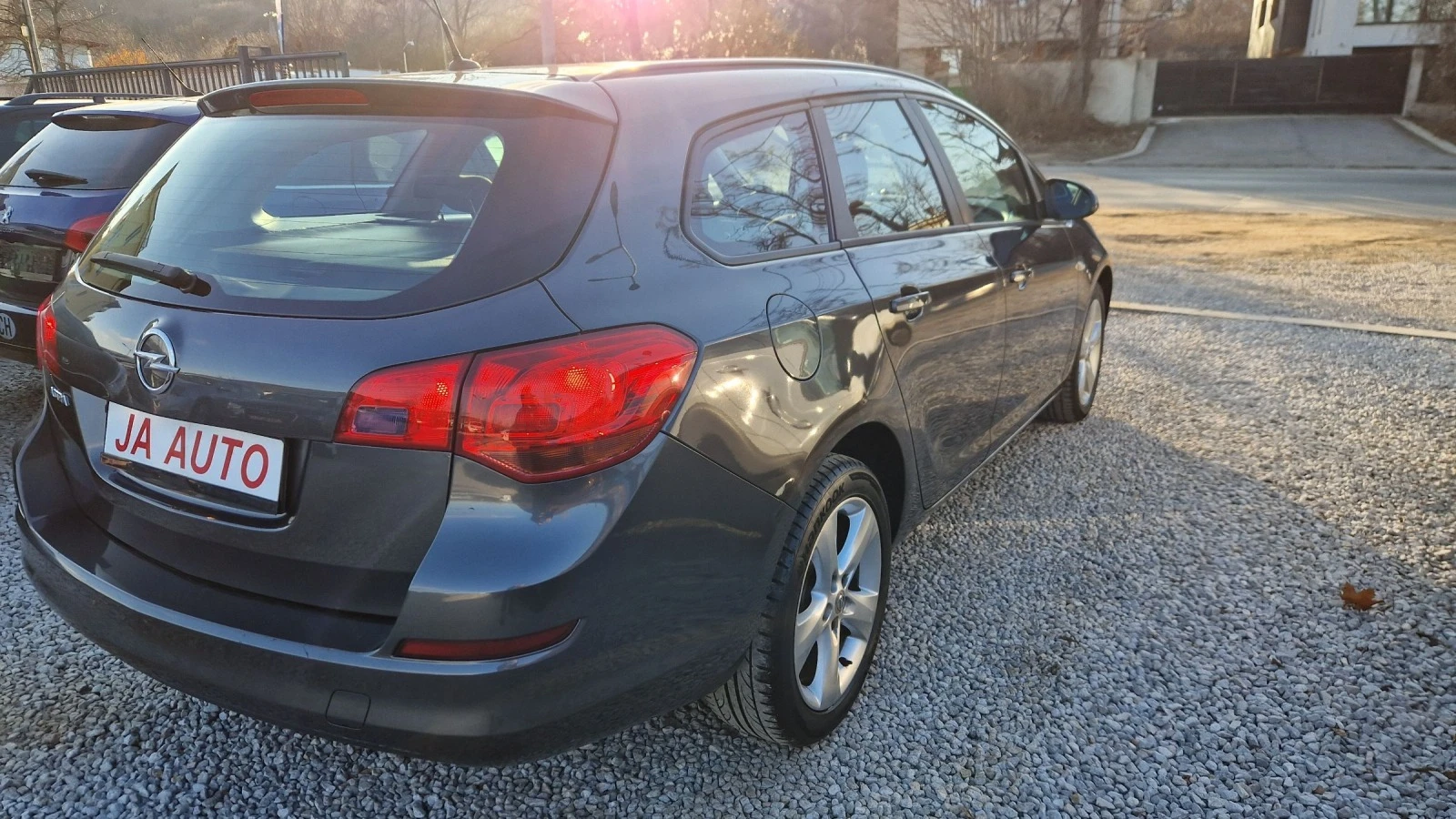 Opel Astra 1.6-115кс. КЛИМА - изображение 5