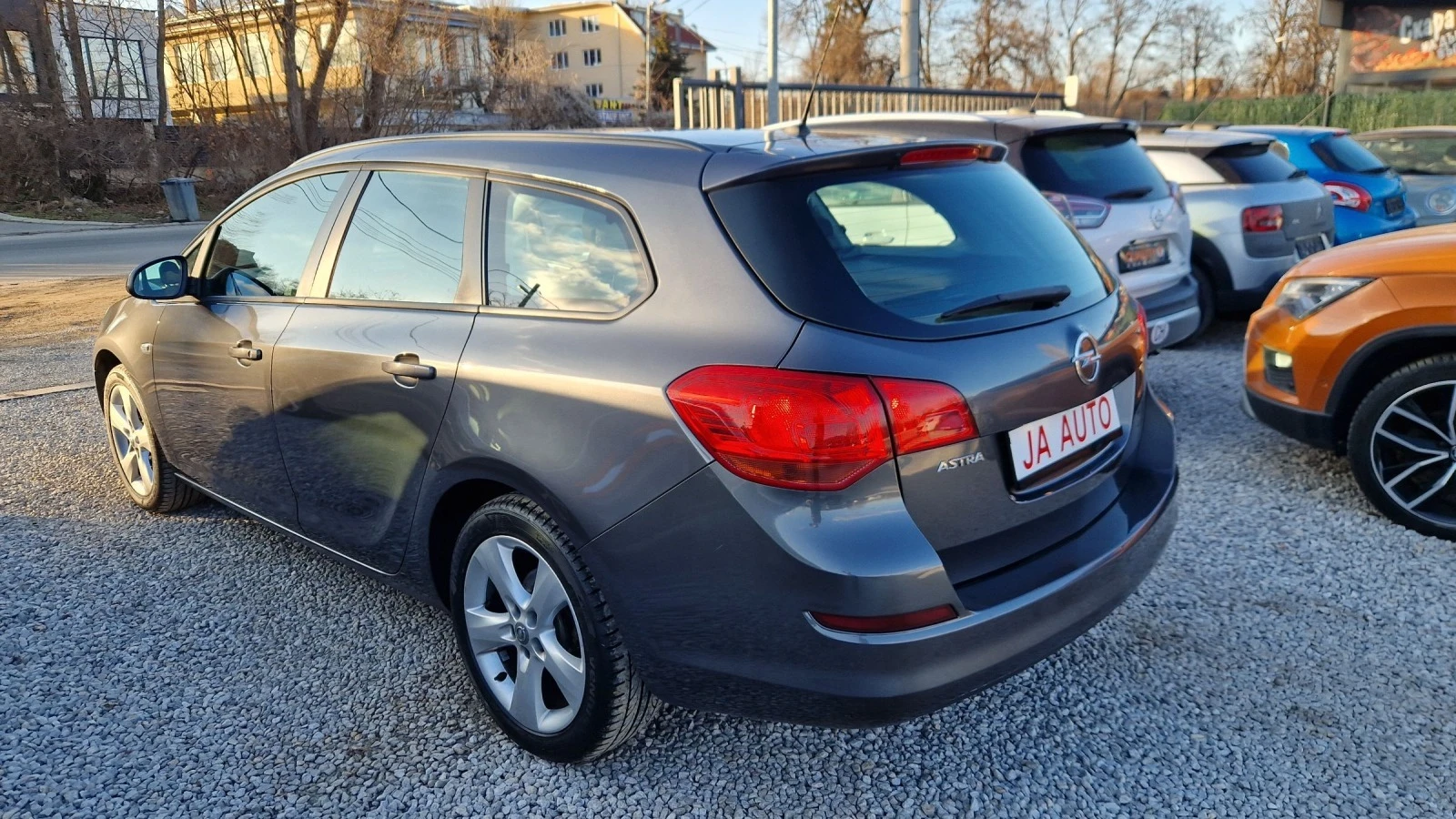 Opel Astra 1.6-115кс. КЛИМА - изображение 8